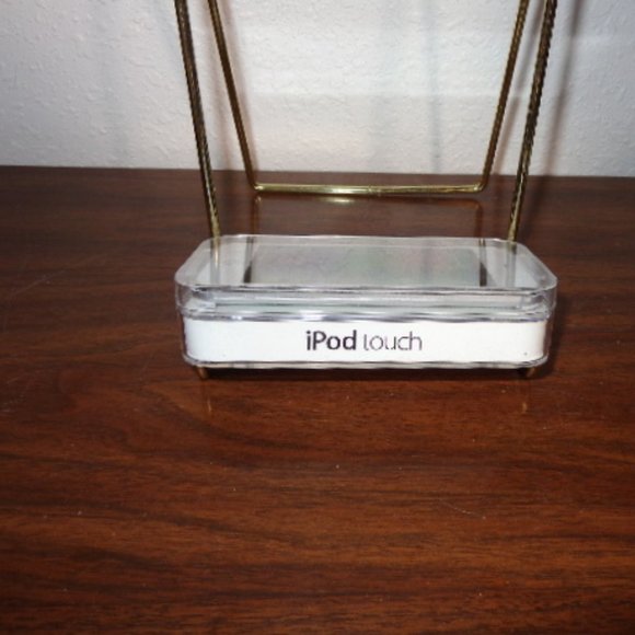 NIB Apple Ipod TOUCH 6th Generation 128GB Silver New in SEALED Box FIRM - Picture 2 of 10